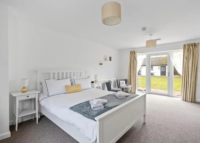 Number 5 - Lytton Tree Lodge, Reydon, Southwold
