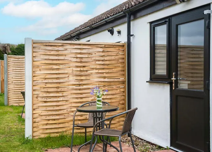 Number 5 - Lytton Tree Lodge, Reydon, Southwold